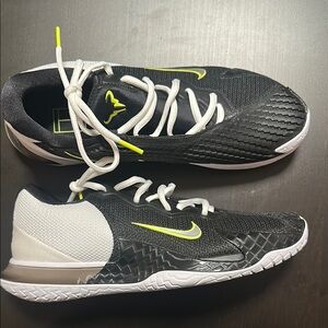 Nike Black and White Volt Athletic Shoes by Rafa Nadal. men’s sz 9.5. New.
